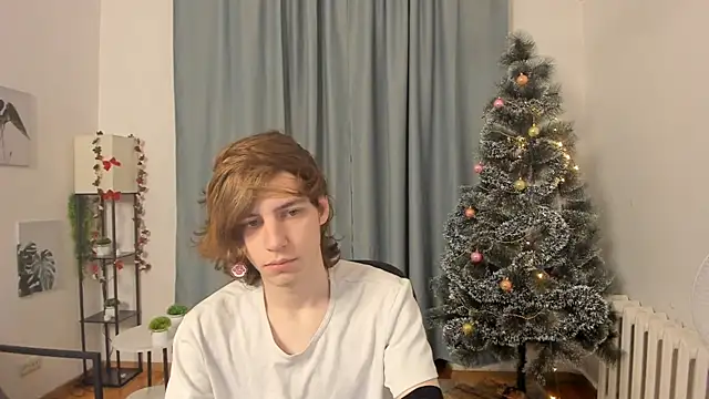 AvenGlow online show from 12-21-25, 05:03