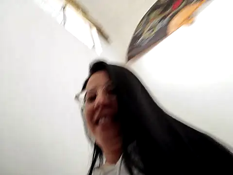 Emma Hotkiss online show from 04-17-26, 09:18