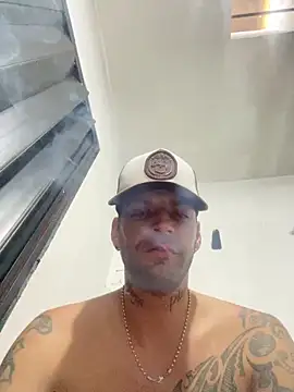 Snapshot of Elbrosss1992 chatting on 03-29-26, 11:43 Elbrosss1992 online show from 03-29-26, 11:43