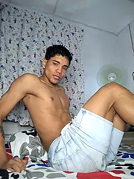 Snapshot of Alex_Sweeting chatting on 12-02-25, 03:56 Alex Sweeting online show from 12-02-25, 03:56