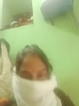 Snapshot of Madhuyadav420 chatting on 10-28-25, 06:50 Madhuyadav420 online show from 10-28-25, 06:50