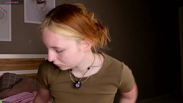 Snapshot of AngelWisee chatting on 07-17-26, 03:02 AngelWisee online show from 07-17-26, 03:02