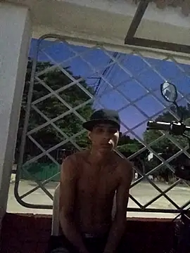 Snapshot of damian_fort1 chatting on 10-28-25, 10:08 damian fort1 online show from 10-28-25, 10:08