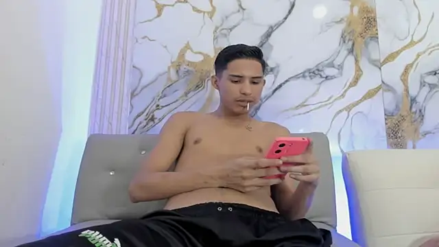 Snapshot of damian_fort1 chatting on 11-15-25, 04:36 damian fort1 online show from 11-15-25, 04:36