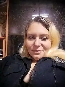 Lana-murr online show from 10-28-25, 06:43