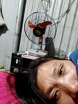 bella-la online show from 12-22-25, 11:07