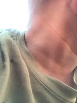 Snapshot of Johnparis505 chatting on 11-02-25, 10:50 Johnparis505 online show from 11-02-25, 10:50