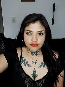 Snapshot of AlexxaMoon chatting on 10-27-25, 05:17 AlexxaMoon online show from 10-27-25, 05:17