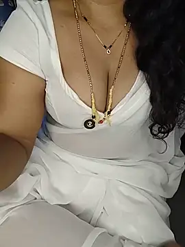 shreyareddy99 online show from 05-16-26, 10:36