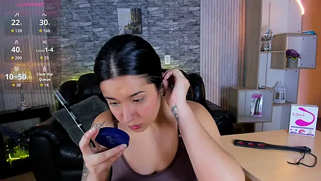 Amber Smitt19 online show from 11-25-25, 02:06