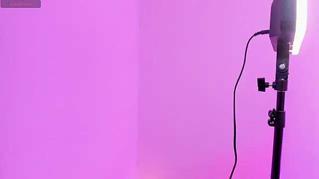 Snapshot of Loana_bdsm chatting on 11-05-25, 10:48 Loana bdsm online show from 11-05-25, 10:48