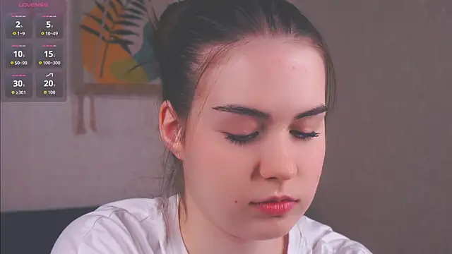 LoreeScialdone online show from 11-13-25, 04:39