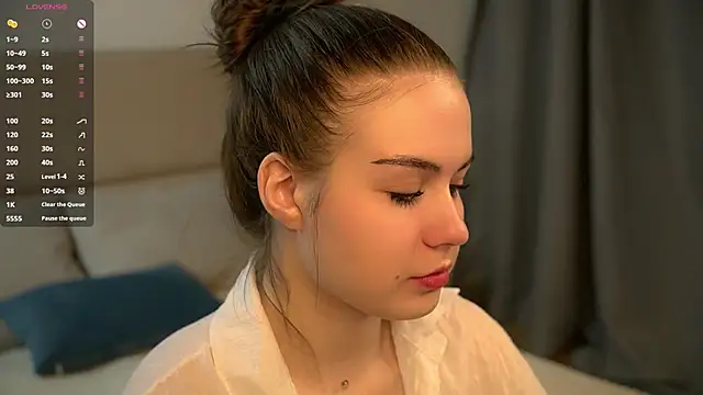 LoreeScialdone online show from 11-15-25, 06:15