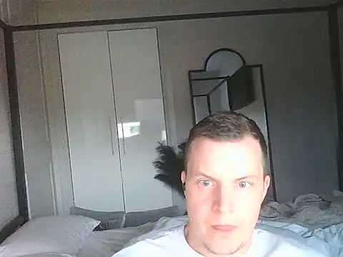 Snapshot of scotsman202513 chatting on 10-27-25, 04:44 scotsman202513 online show from 10-27-25, 04:44