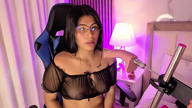 Snapshot of Mara_Scott chatting on 11-10-25, 07:57 Mara Scott online show from 11-10-25, 07:57