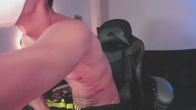 Senpai Lover online show from 11-17-25, 08:03