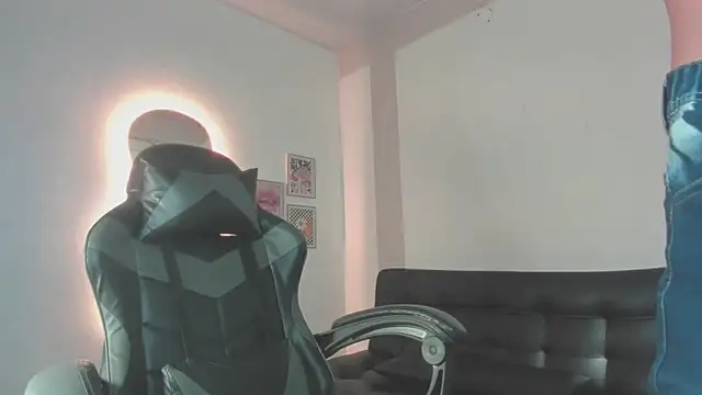 Senpai Lover online show from 11-25-25, 08:09