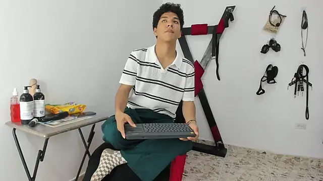 Maximiliano Khalil online show from 11-28-25, 08:22