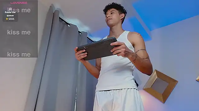 KamiSuarez online show from 02-05-26, 06:23