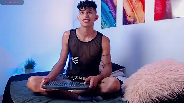 KamiSuarez online show from 04-08-26, 06:41