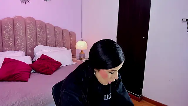 Kim Luna1 online show from 03-25-26, 11:49