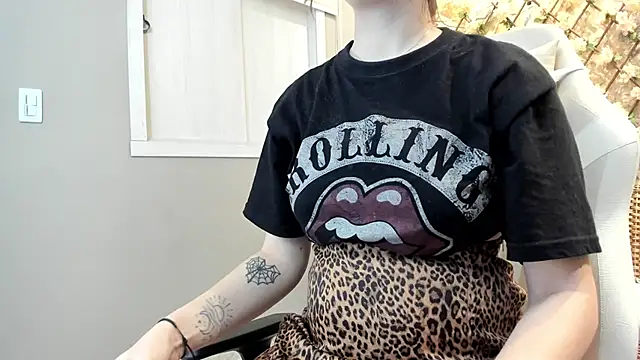 DakotaRussell  online show from 12-01-25, 11:04