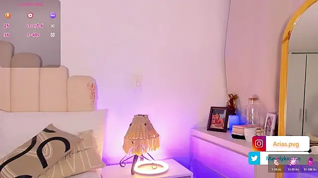 Manelyk  moon online show from 11-09-25, 01:37