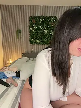 MysteryGirl   online show from 12-05-25, 08:56