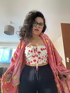 Snapshot of Sexy_MamacitaX chatting on 10-29-25, 10:06 Sexy MamacitaX online show from 10-29-25, 10:06