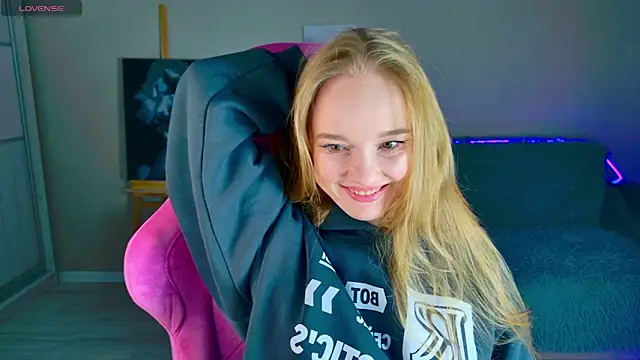 Shawty Mia online show from 12-05-25, 02:14