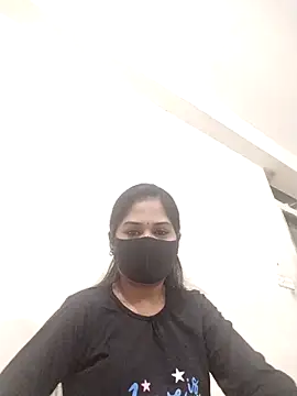 Green LaDY66 online show from 11-25-25, 05:46