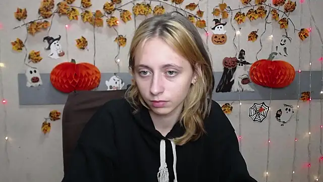 TracyLll online show from 11-03-25, 12:06