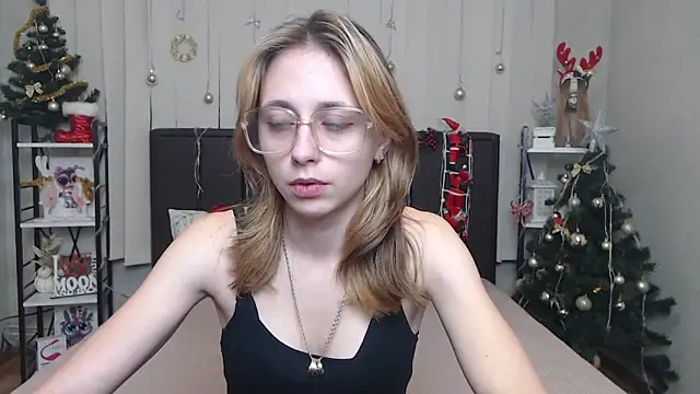 TracyLll online show from 01-08-26, 06:37