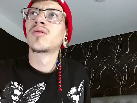 Snapshot of RyanOwenss chatting on 10-30-25, 12:17 RyanOwenss online show from 10-30-25, 12:17