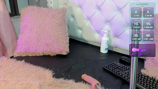 Cristinawhite online show from 11-21-25, 08:29