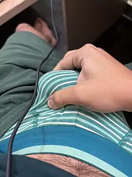 Snapshot of SentScruples chatting on 11-17-25, 06:46 SentScruples online show from 11-17-25, 06:46