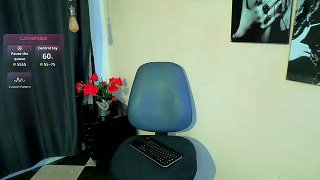 Flor Gil online show from 12-22-25, 06:43