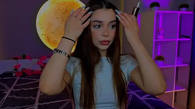 LauraHansil online show from 04-10-26, 07:07