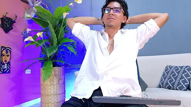 Snapshot of kane_del_toro chatting on 10-29-25, 01:35 kane del toro online show from 10-29-25, 01:35