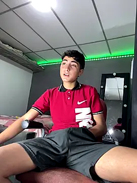 Snapshot of MathieuAGT chatting on 11-01-25, 11:51 MathieuAGT online show from 11-01-25, 11:51