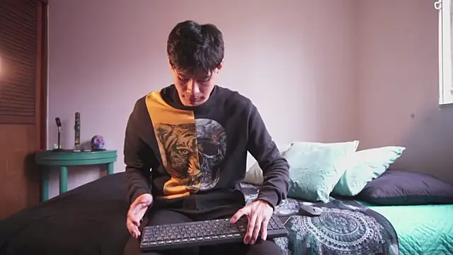 estmonnn online show from 03-05-26, 08:49