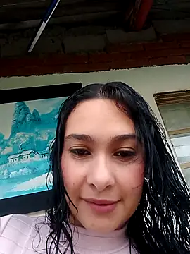 Snapshot of Isa-Giraldo chatting on 10-31-25, 12:28 Isa-Giraldo online show from 10-31-25, 12:28