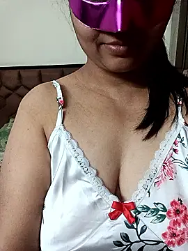 Snapshot of Naughty-Nancy chatting on 01-12-26, 03:50 Naughty-Nancy online show from 01-12-26, 03:50