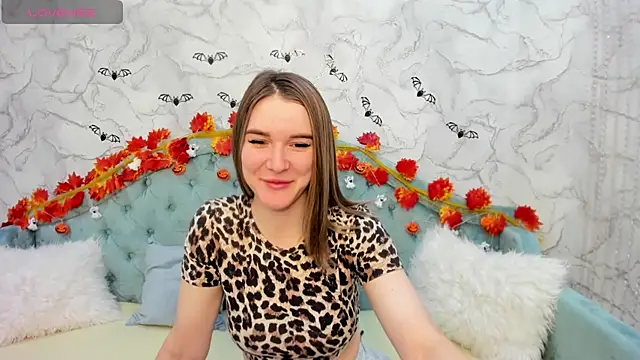 Snapshot of AriaAmaren chatting on 10-29-25, 11:50 AriaAmaren online show from 10-29-25, 11:50