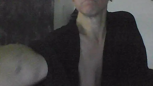 Karebearz1 online show from 04-16-26, 11:33