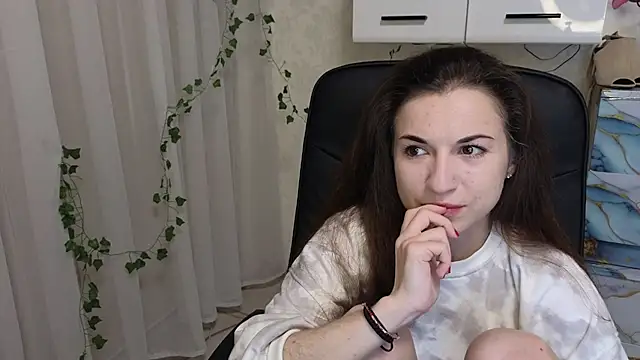 Snapshot of Ulyanix chatting on 05-11-26, 06:16 Ulyanix online show from 05-11-26, 06:16