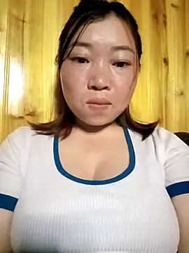 julybe online show from 02-18-26, 10:44