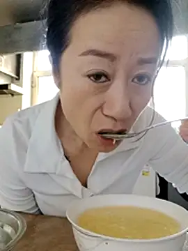 Snapshot of aniani11 chatting on 11-14-25, 02:43 aniani11 online show from 11-14-25, 02:43