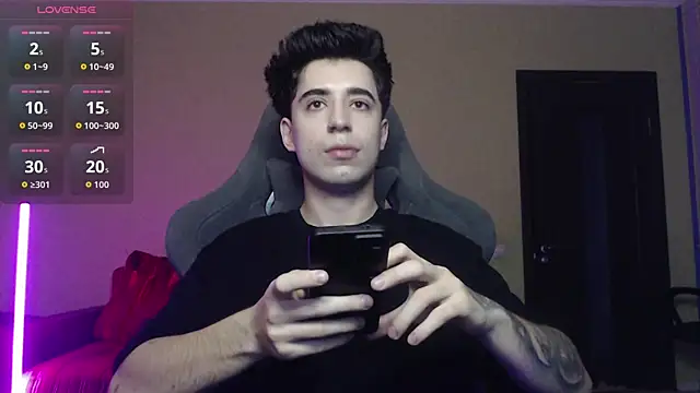 Yofukashii online show from 11-21-25, 11:31