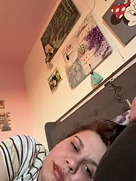 Carolineisback online show from 03-06-26, 04:36